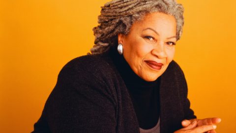 Image for: Le riflessioni su razza, identità e potere di Toni Morrison in un simposio