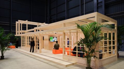 Image for: Rirkrit Tiravanija trasforma lo spazio in esperienza condivisa al Pirelli HangarBicocca